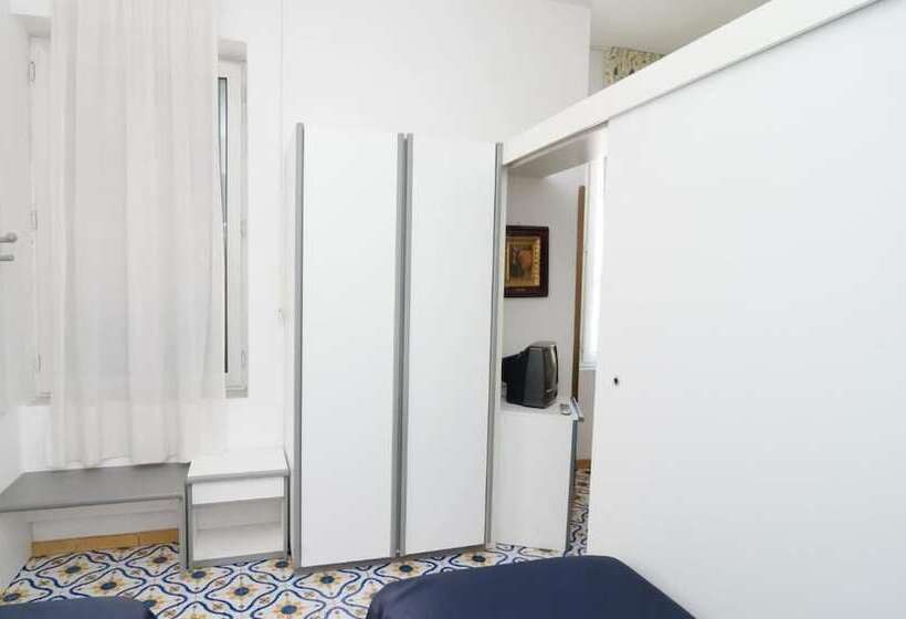 هتل Flora Wellness & Beauty