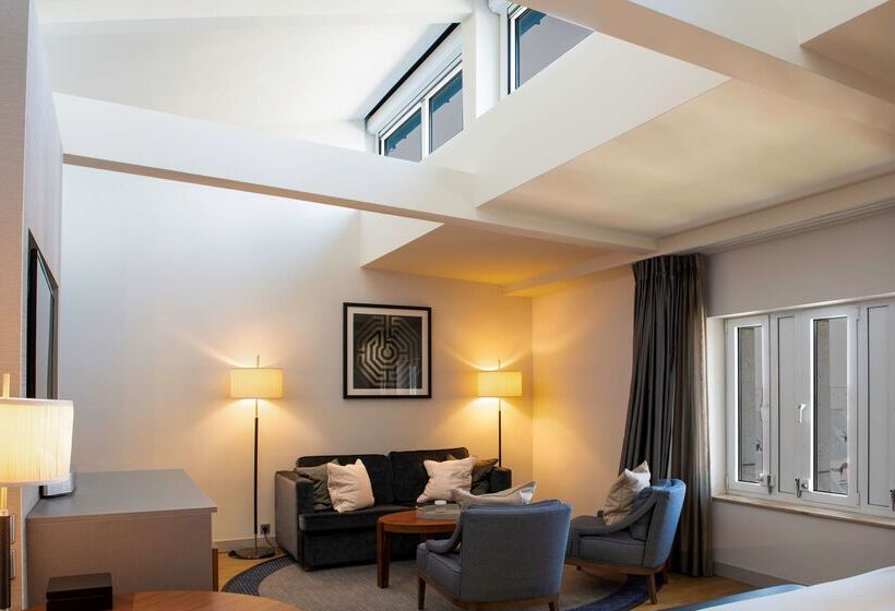 هتل Hilton Cologne