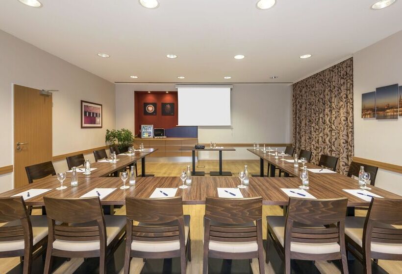 فندق Holiday Inn Express Cologne Mülheim