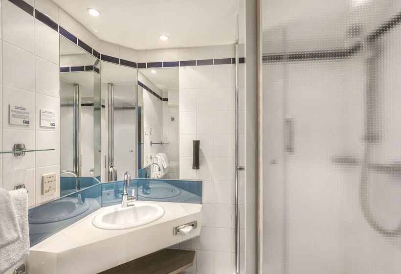 هتل Holiday Inn Express Cologne Muelheim, An Ihg