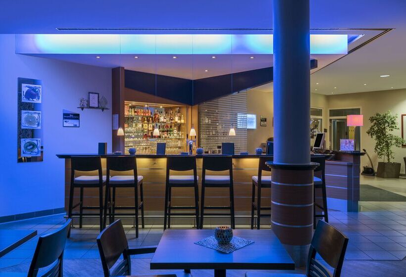 هتل Holiday Inn Express Cologne Muelheim, An Ihg