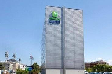 هتل Holiday Inn Express Geneva Airport, An Ihg