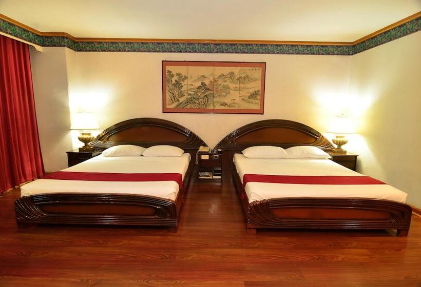 Fotos del hotel Holiday Plaza Hotel:  9