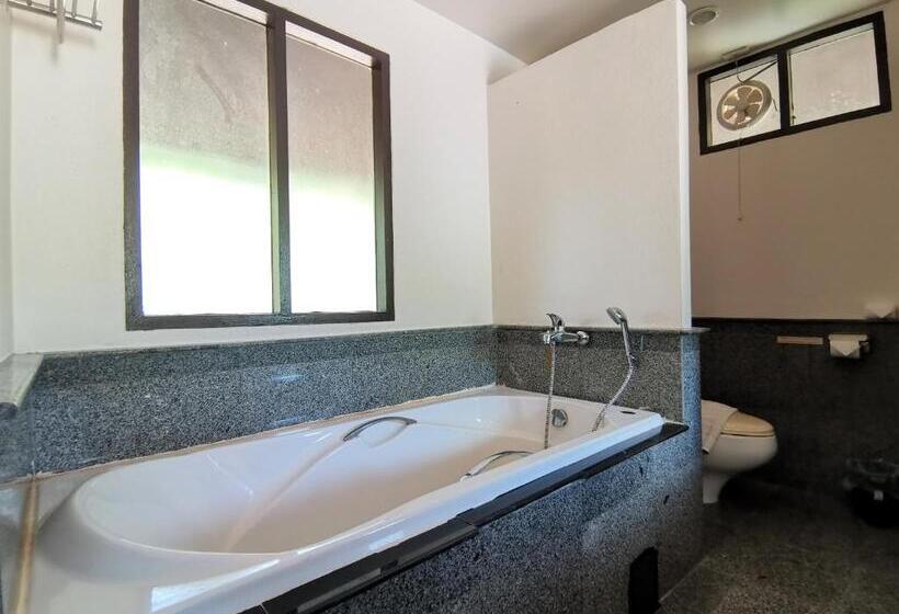 酒店 Holiday Villa, Lanta