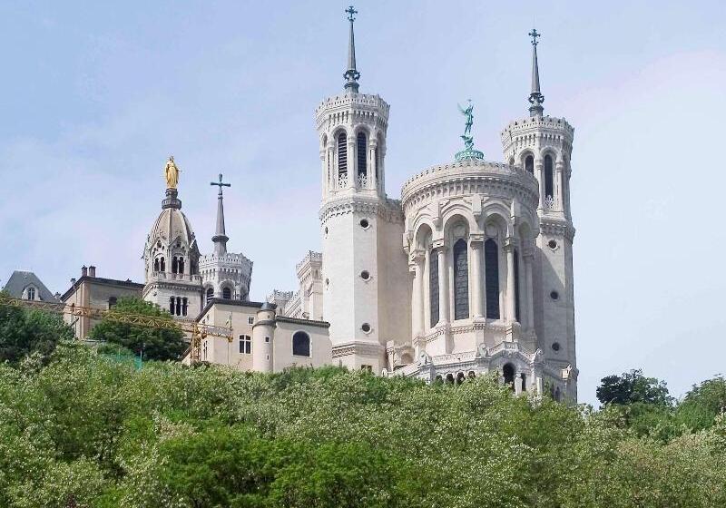 Отель Ibis Budget Lyon Caluire Cite Internationale