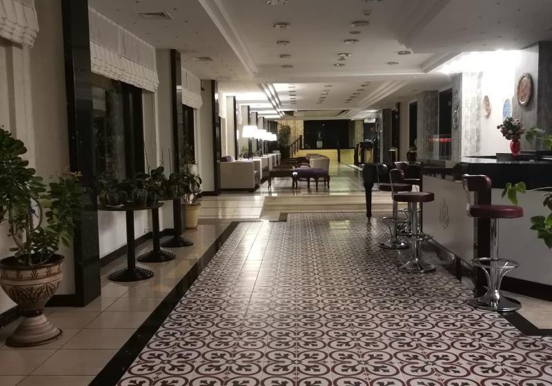 Iris Hotel & Spa