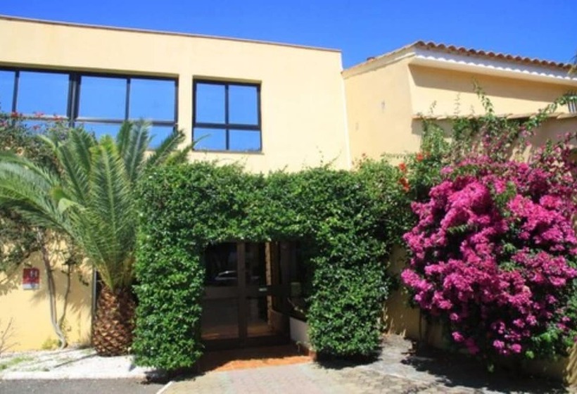 هتل Isola Hôtel