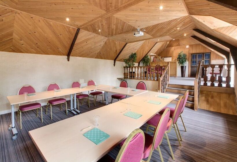 هتل Les Ormes Domaine Et Resort