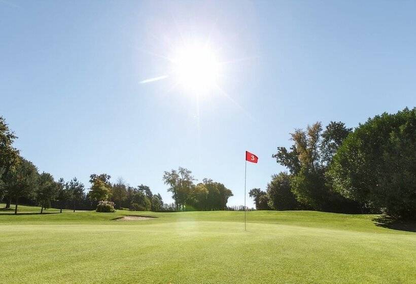 هتل Les Ormes Domaine Et Resort