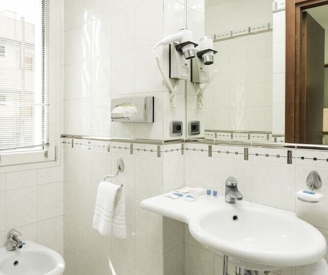 Fotos del hotel Millenn:  3