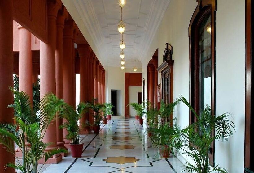 هتل Noor Us Sabah Palace