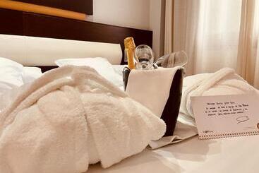 Oca Palacio De La Llorea Hotel & Spa