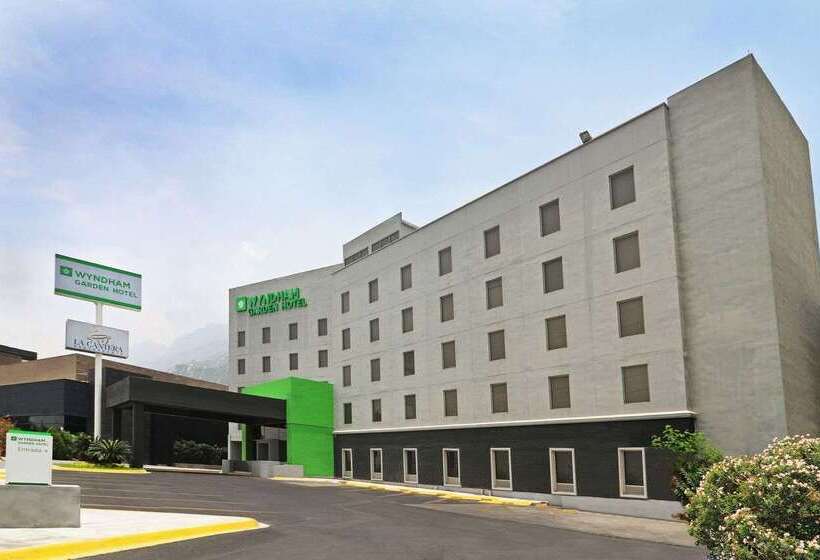 هتل Wyndham Garden Monterrey Valle Real