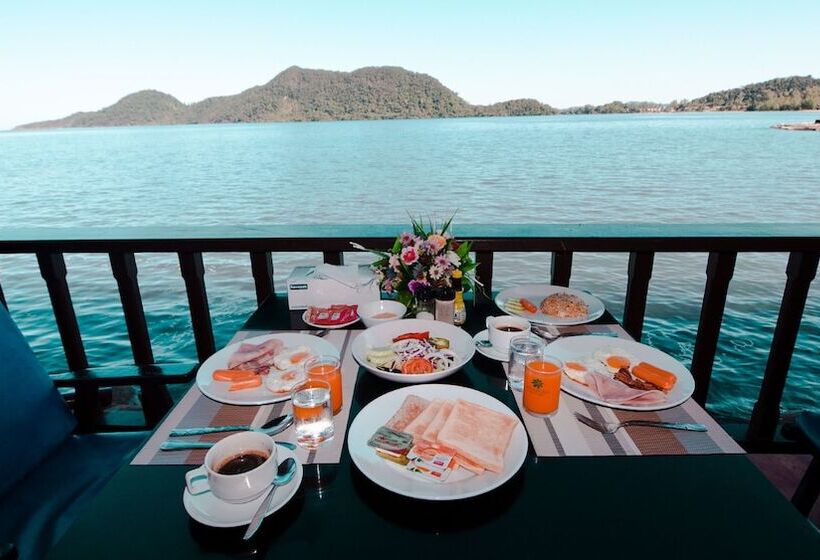 استراحتگاه The Aiyapura Koh Chang
