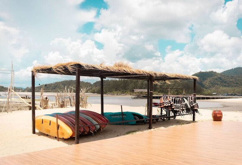 استراحتگاه The Aiyapura Koh Chang