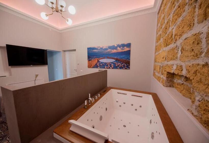 تختخواب و صبحانه Suite Del Ponte Normanno