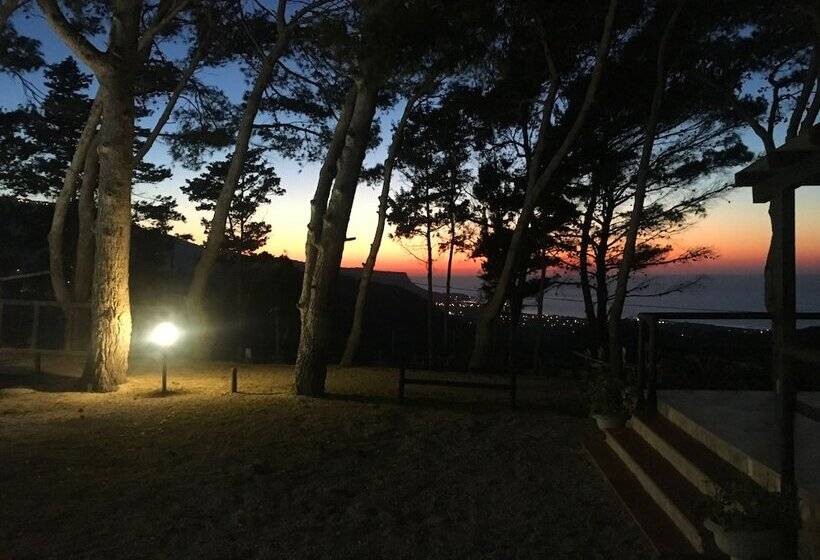 مبيت وإفطار Villa Panoramica Sul Mare