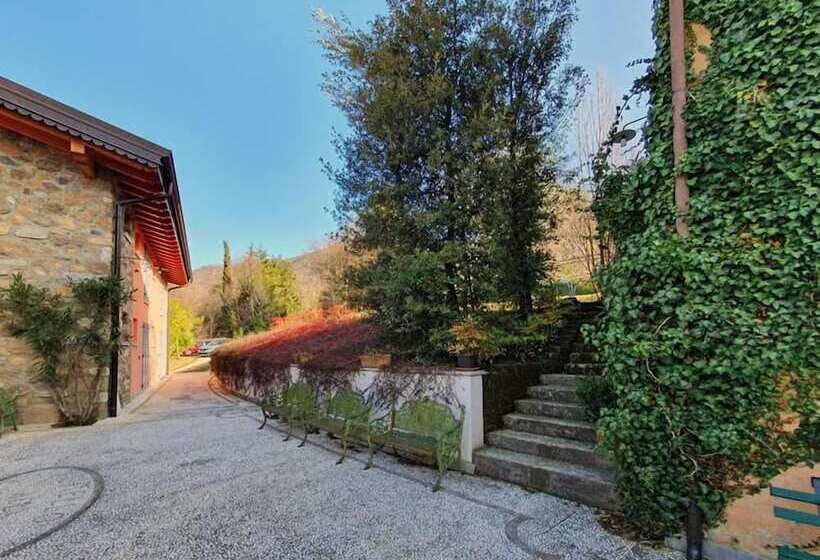 Отель Borgo Alla Sorgente