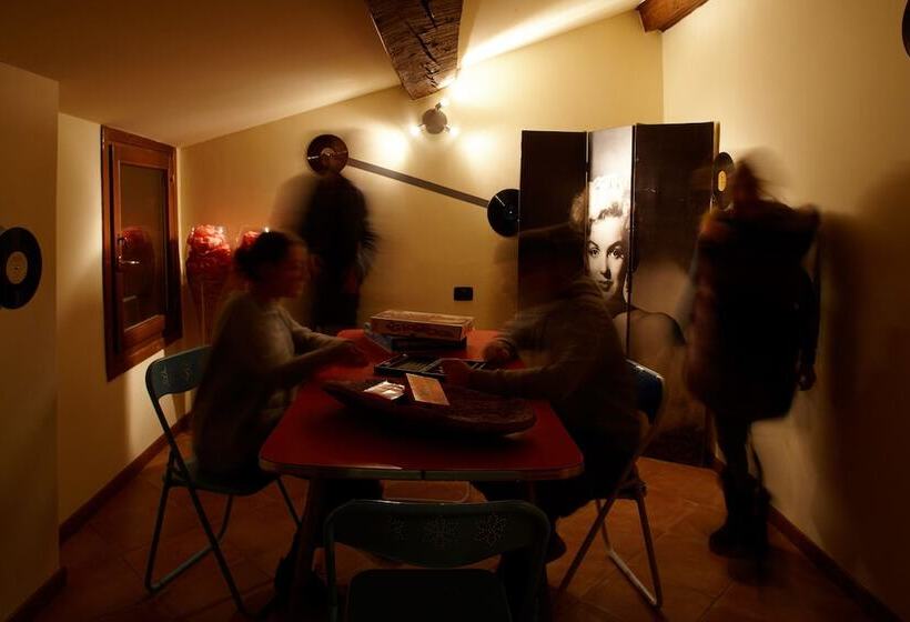 Mantua Hostal Hostel
