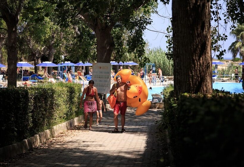 هتل Centro Vacanze Mulino D Acqua