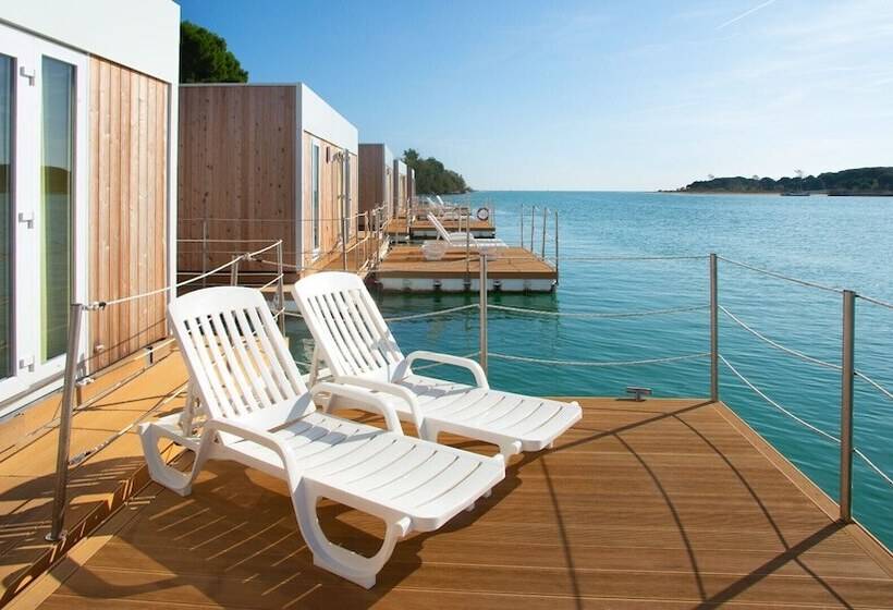 هتل Floating Resort