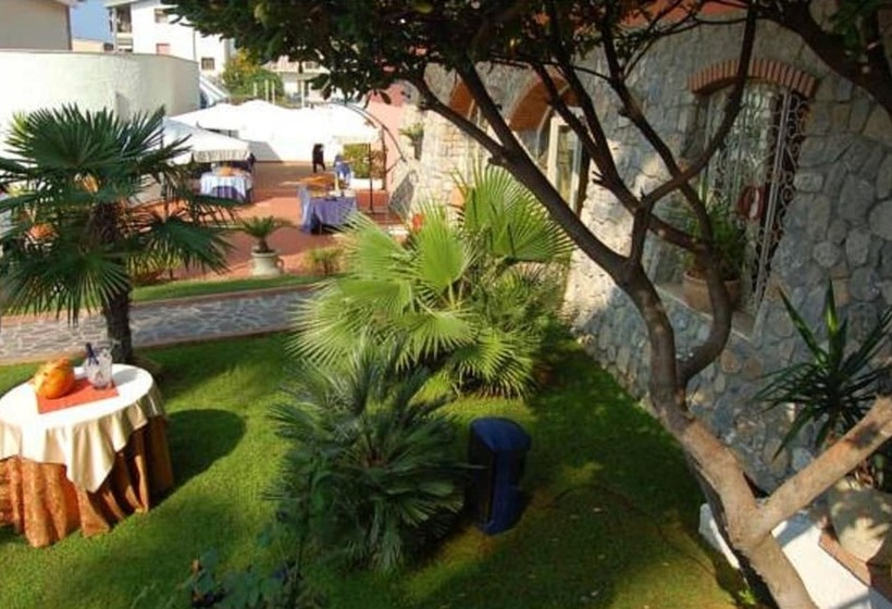 Belvedere Hotel Club