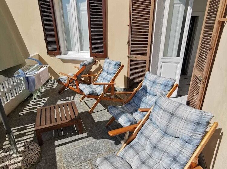 مبيت وإفطار Swanlake Rooms
