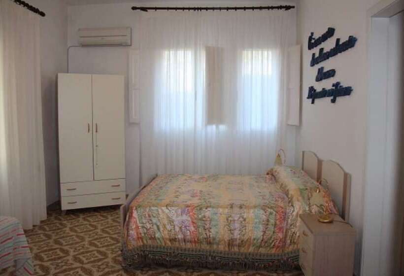 تختخواب و صبحانه Villa Dei Pini