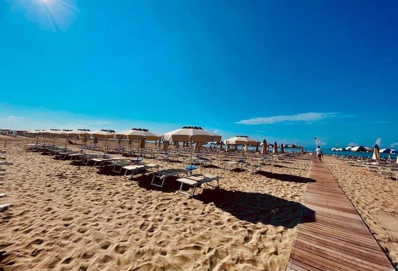 هتل Mediterraneo