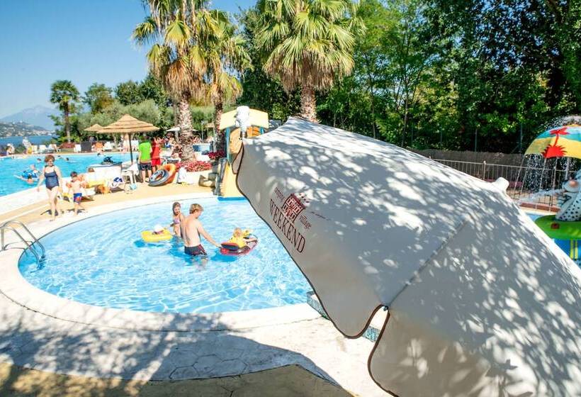 호텔 Weekend Glamping Resort
