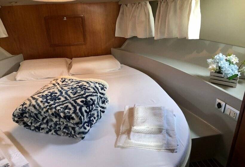 فندق Yatch Suite Porto Santo Stefano