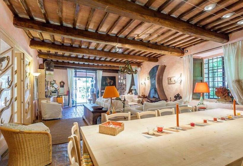 فندق ريفى Agriturismo Borgo Santa Maria