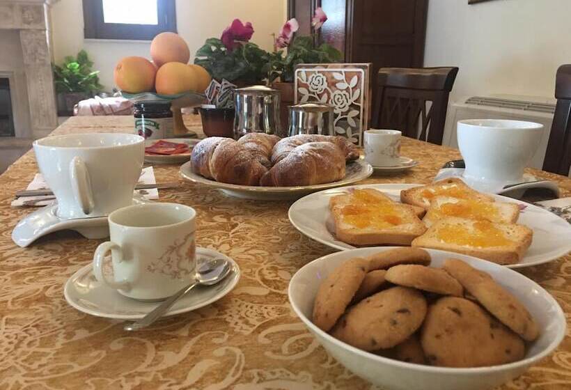 ペンション La Quercia Antica B&b