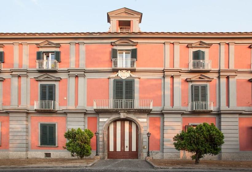 مسافرخانه Palazzo Caracciolo
