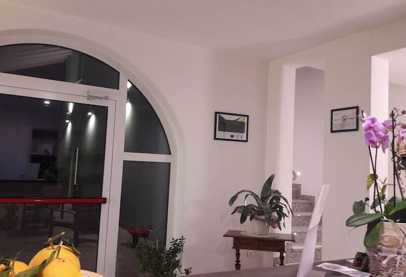 هتل روستایی Maso Tobel Riva Del Garda