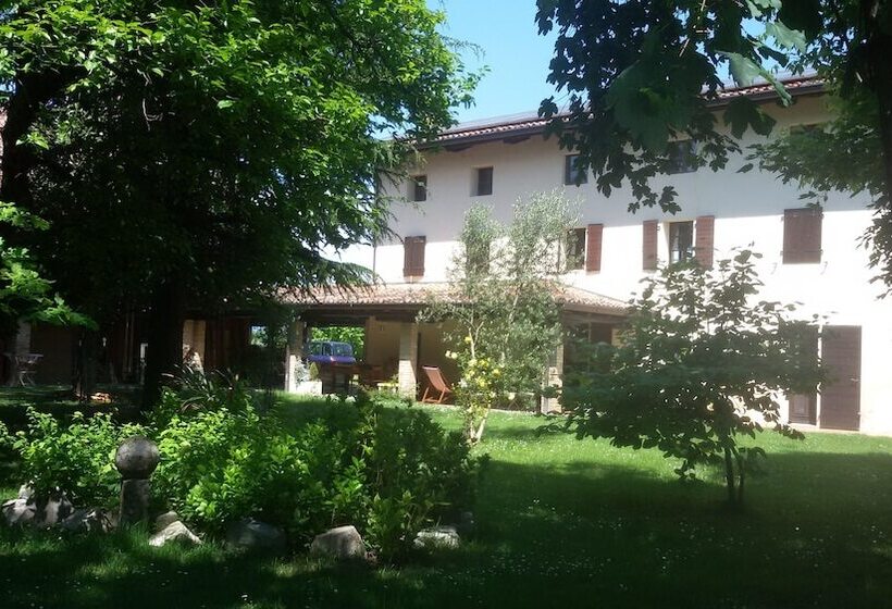 تختخواب و صبحانه Fiori Di Maggio