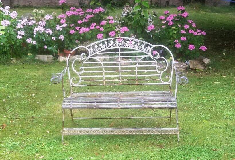 تختخواب و صبحانه Fiori Di Maggio