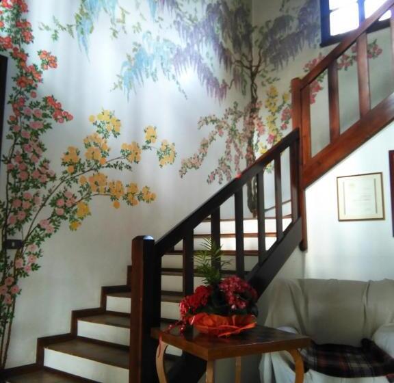 تختخواب و صبحانه Fiori Di Maggio