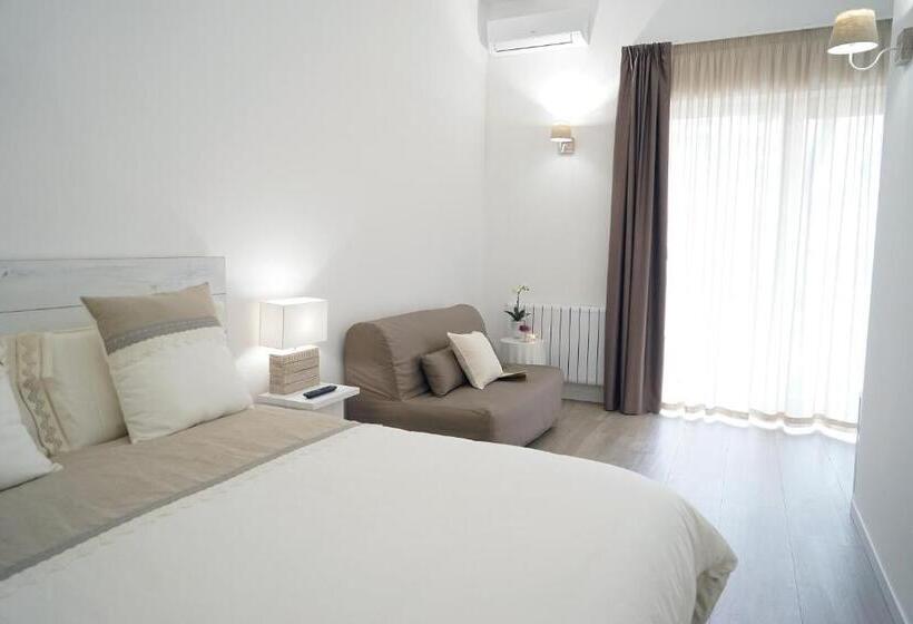Femily B&b Bed And Breakfast Di Puglia In   Bari