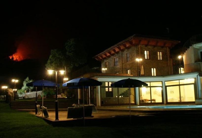 مسافرخانه Antico Borgo Petralia