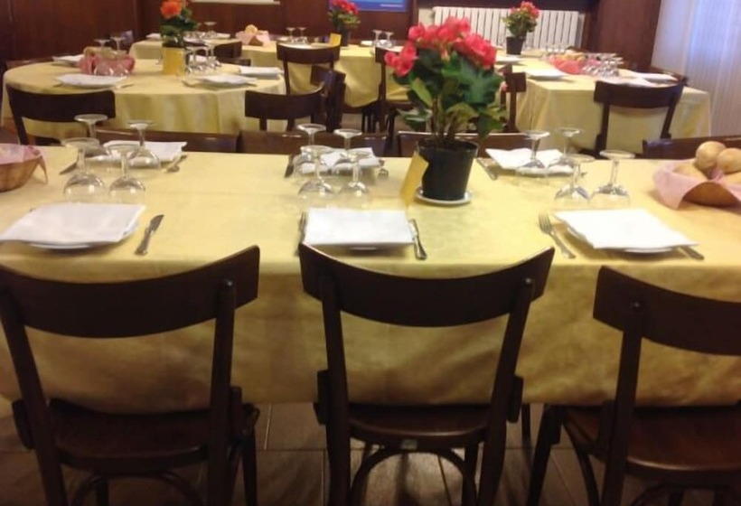 فندق Albergo Ristorante Del Ponte