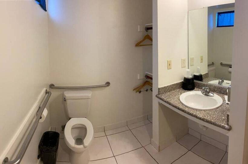 Мотель Vantage Point Inn Woodland Hills