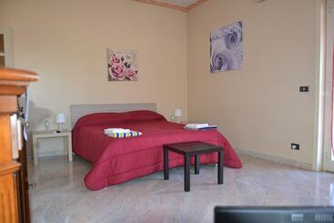 پانسیون Bed & Fly Near Airport Catania