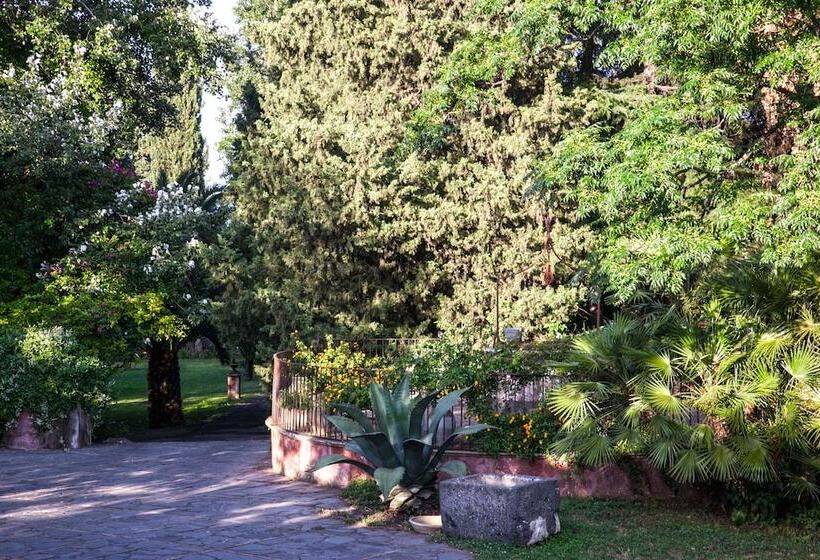 پانسیون Etna Botanic Garden