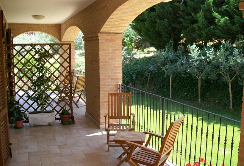 تختخواب و صبحانه La Collina Del Sagrantino