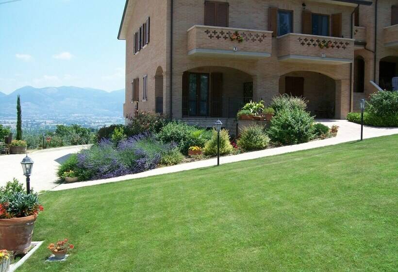 تختخواب و صبحانه La Collina Del Sagrantino