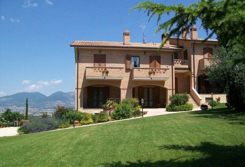 تختخواب و صبحانه La Collina Del Sagrantino