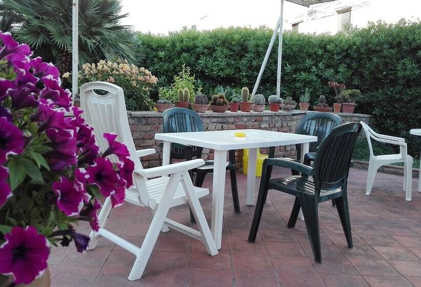 تختخواب و صبحانه Camere Riviera Di Ulisse