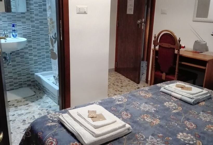 تختخواب و صبحانه Camere Riviera Di Ulisse