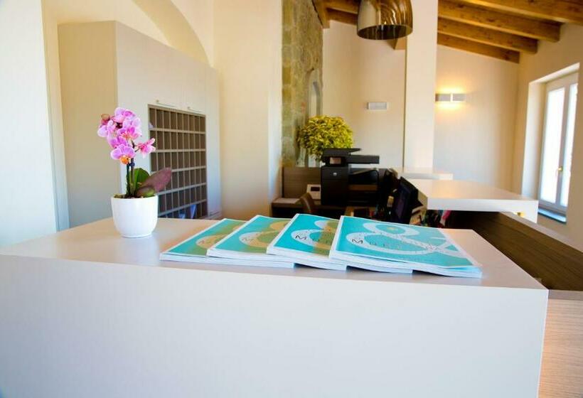 여관 Villa Carolina Resort